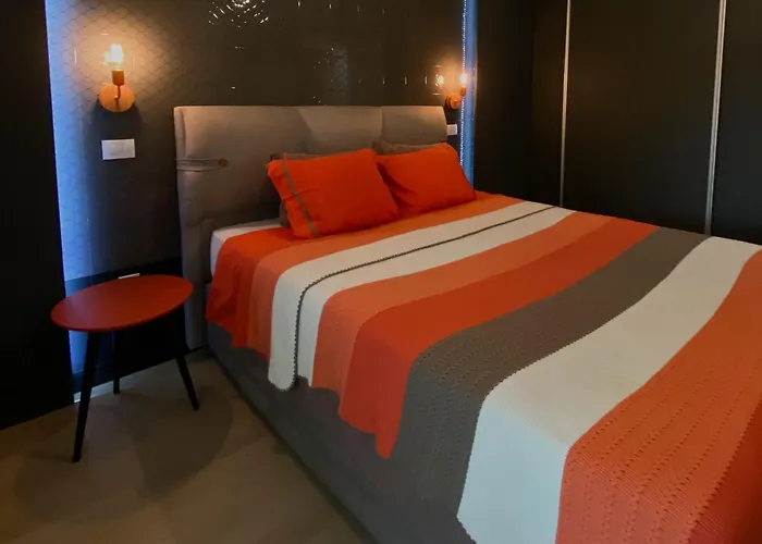 Stylish Apartment, Skopje Centre - Private Parking - Panoramic Views