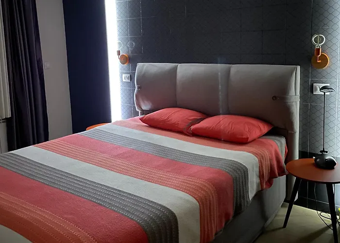 Stylish Apartment, Skopje Centre - Private Parking - Panoramic Views