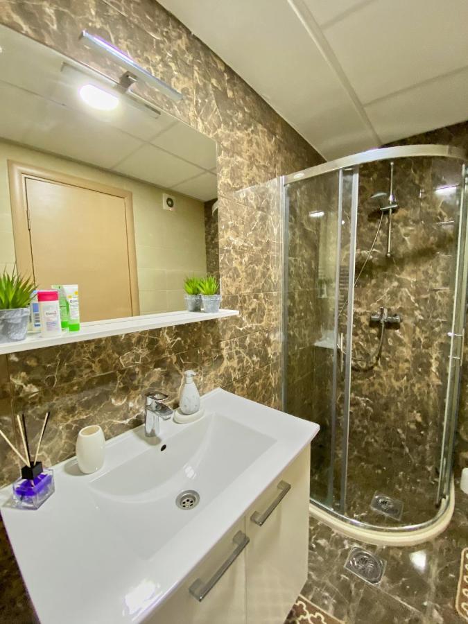 Stylish Apartment, Centre - Private Parking - Panoramic Views *
