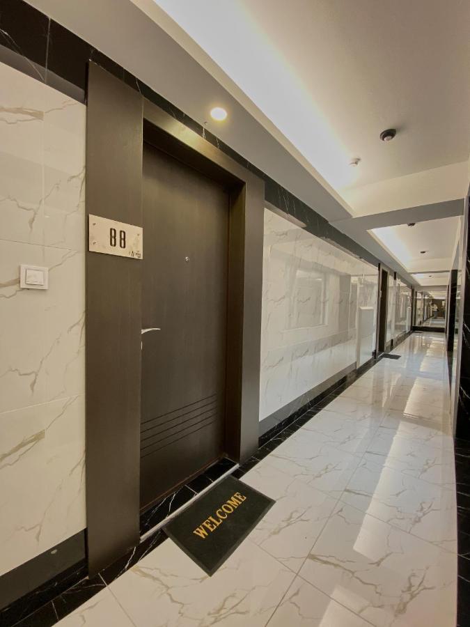Stylish Apartment, Centre - Private Parking - Panoramic Views * Skopje