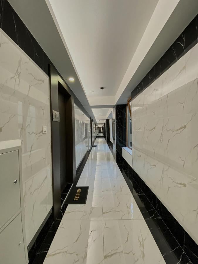 Stylish Apartment, Centre - Private Parking - Panoramic Views * Skopje