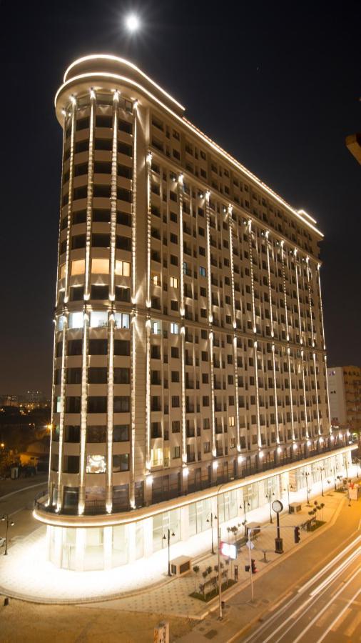 Stylish Apartment, Centre - Private Parking - Panoramic Views * Skopje