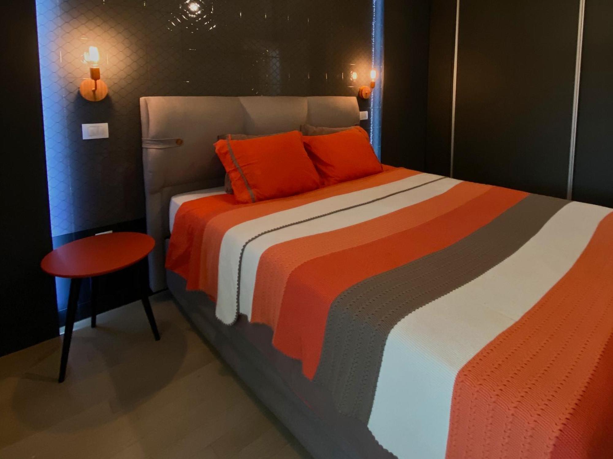 Stylish Apartment, Centre - Private Parking - Panoramic Views Apartment